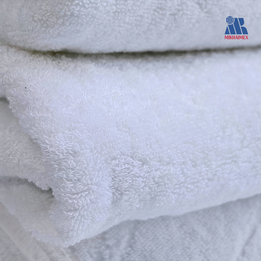Set of 4 Hotel White Cotton Towels